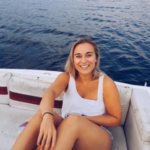 Meet your Posher, Leah